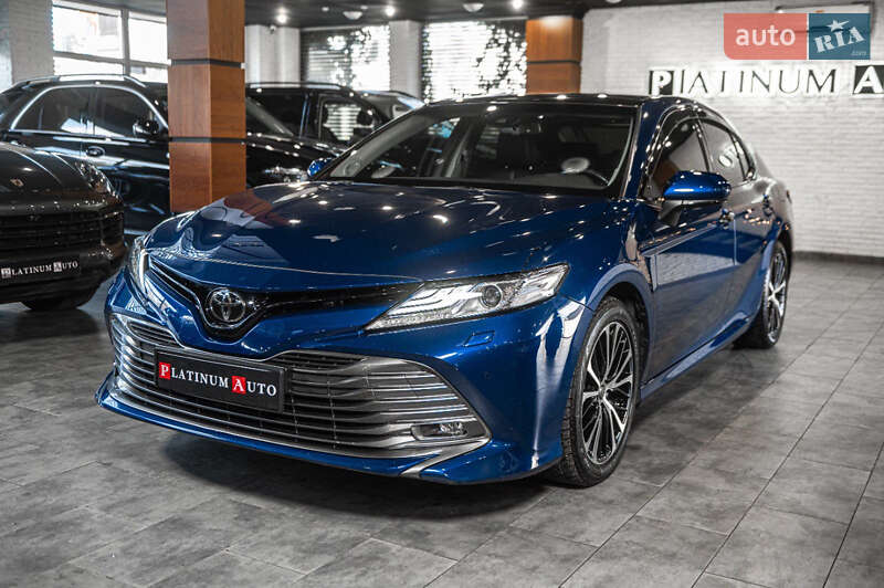 Седан Toyota Camry 2019 в 