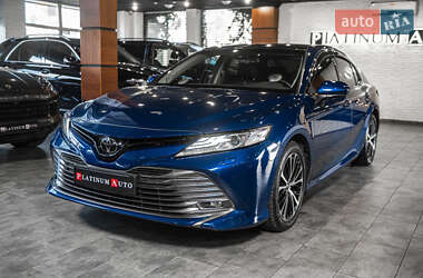 Седан Toyota Camry 2019 в 