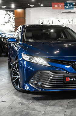 Седан Toyota Camry 2019 в 