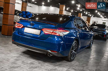 Седан Toyota Camry 2019 в 