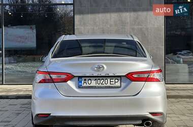 Седан Toyota Camry 2020 в Ужгороді