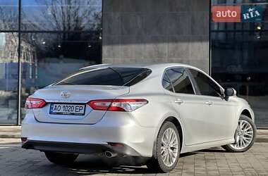 Седан Toyota Camry 2020 в Ужгороді