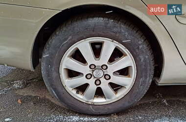 Седан Toyota Camry 2004 в 