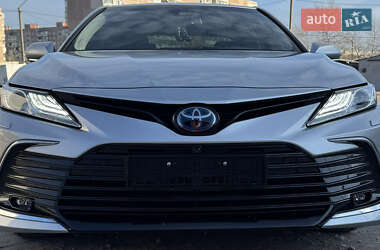 Седан Toyota Camry 2023 в Запоріжжі