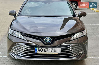 Седан Toyota Camry 2020 в Ужгороді