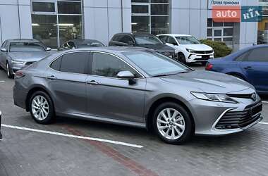 Седан Toyota Camry 2023 в Києві