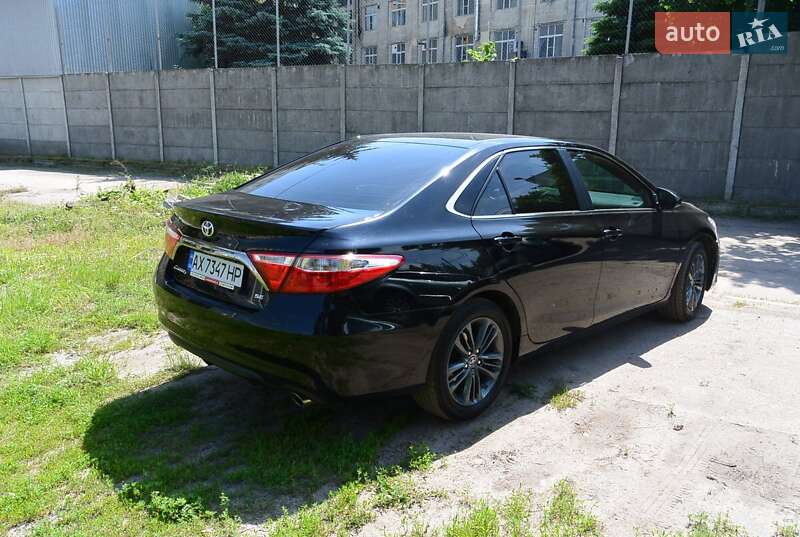 Седан Toyota Camry 2015 в Харькове