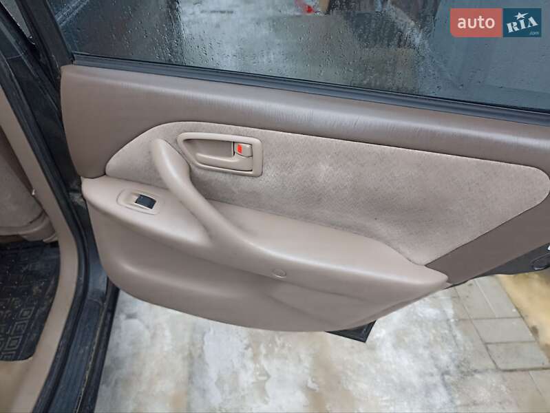 Седан Toyota Camry 1999 в Глухові