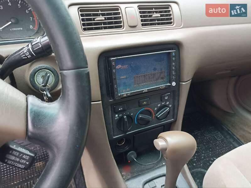 Седан Toyota Camry 1999 в Глухові