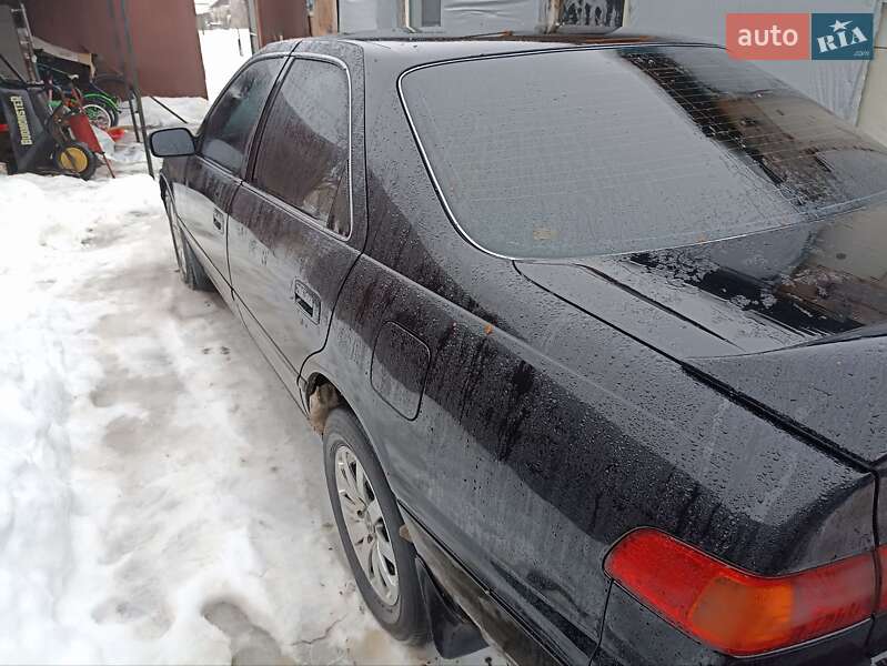 Седан Toyota Camry 1999 в Глухові