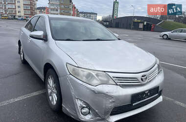 Седан Toyota Camry 2014 в Києві