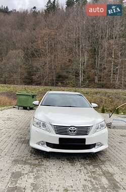 Седан Toyota Camry 2012 в Дніпрі