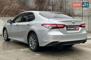 Седан Toyota Camry 2018 в Києві