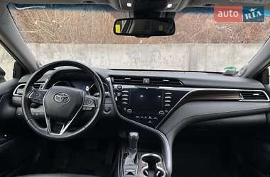 Седан Toyota Camry 2018 в Києві