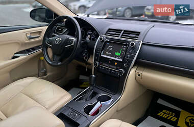 Седан Toyota Camry 2017 в 