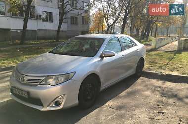 Седан Toyota Camry 2014 в 