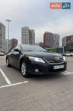 Седан Toyota Camry 2011 в Києві