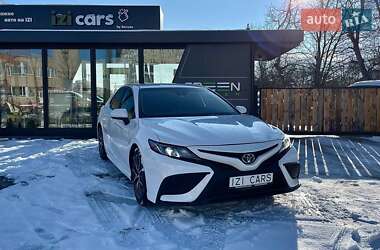 Седан Toyota Camry 2021 в Львові