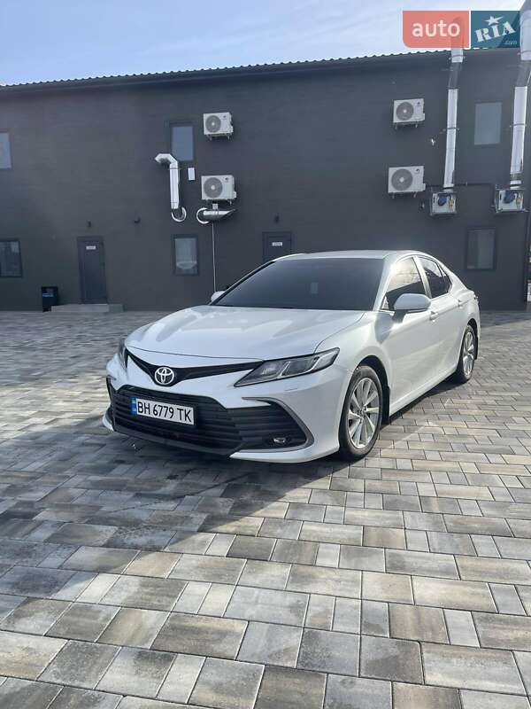 Седан Toyota Camry 2021 в Одессе