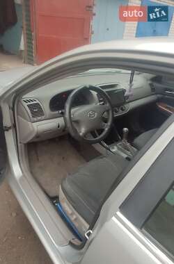 Седан Toyota Camry 2004 в 