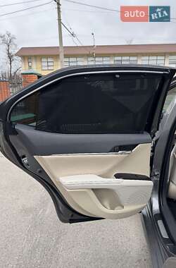 Седан Toyota Camry 2021 в 