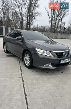 Седан Toyota Camry 2012 в Днепре