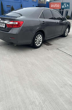 Седан Toyota Camry 2012 в Днепре