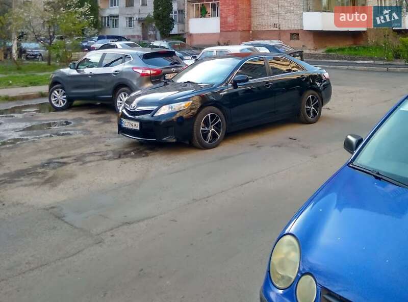 Седан Toyota Camry 2010 в Львові