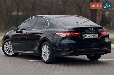 Седан Toyota Camry 2018 в Дніпрі