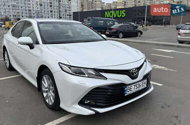 Седан Toyota Camry 2020 в Києві