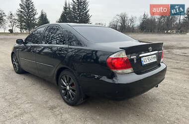 Седан Toyota Camry 2004 в Чугуеве