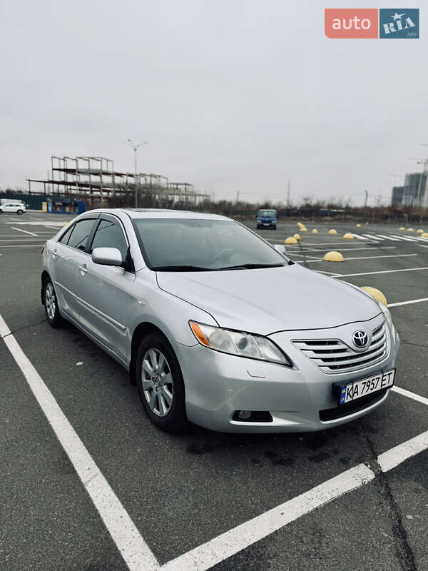 Седан Toyota Camry 2008 в Києві