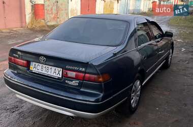 Седан Toyota Camry 1998 в Володимирі