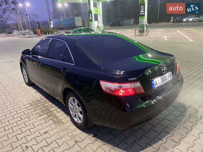 Седан Toyota Camry 2011 в Житомирі