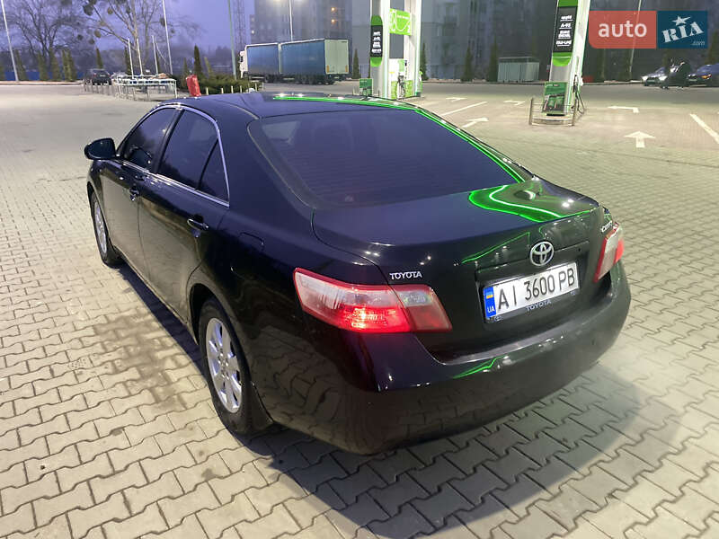 Седан Toyota Camry 2011 в Житомирі