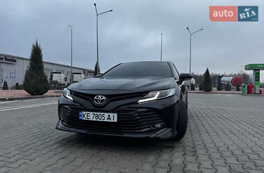 Седан Toyota Camry 2018 в Дніпрі