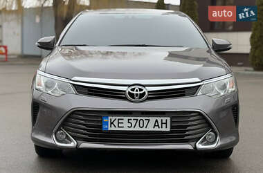 Седан Toyota Camry 2015 в Дніпрі