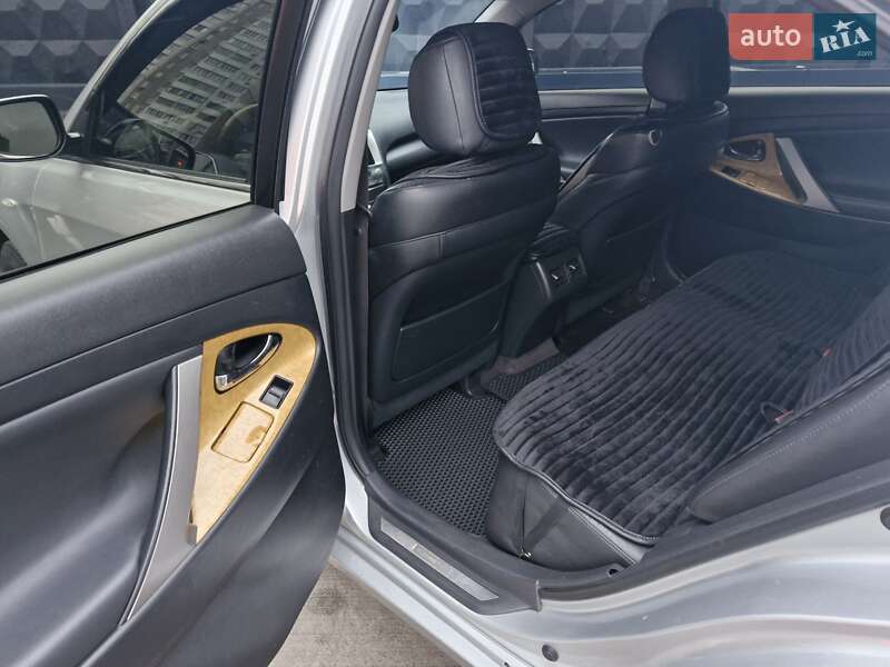 Седан Toyota Camry 2007 в Киеве