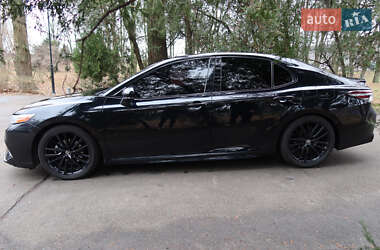Седан Toyota Camry 2017 в Києві