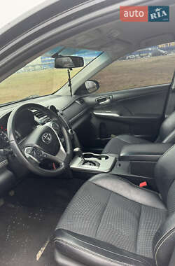 Седан Toyota Camry 2014 в 