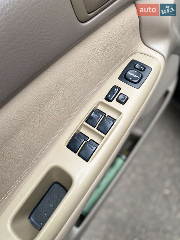 Седан Toyota Camry 2002 в Смілі