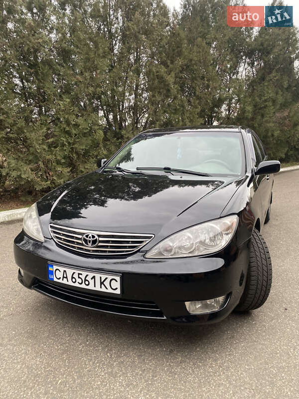 Седан Toyota Camry 2002 в Смілі