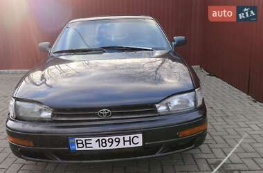 Седан Toyota Camry 1992 в 