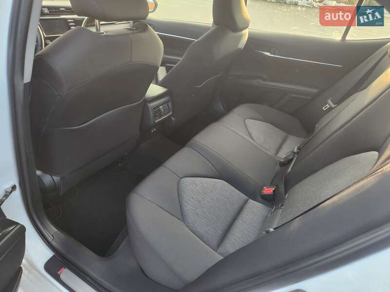 Седан Toyota Camry 2020 в Тернополі