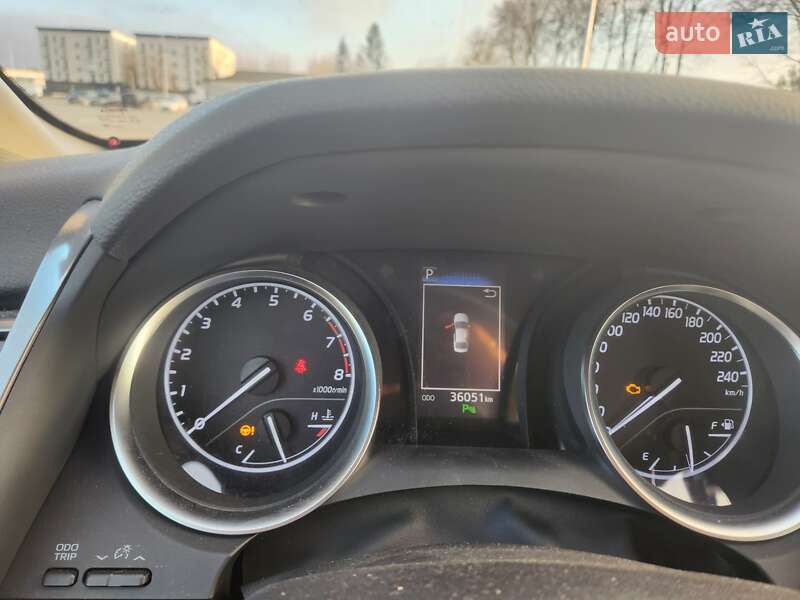 Седан Toyota Camry 2020 в Тернополі