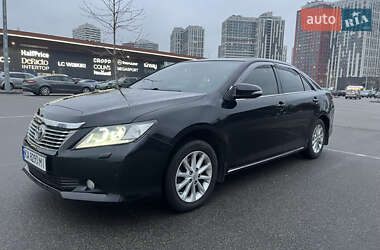 Седан Toyota Camry 2013 в Киеве