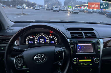 Седан Toyota Camry 2013 в Киеве