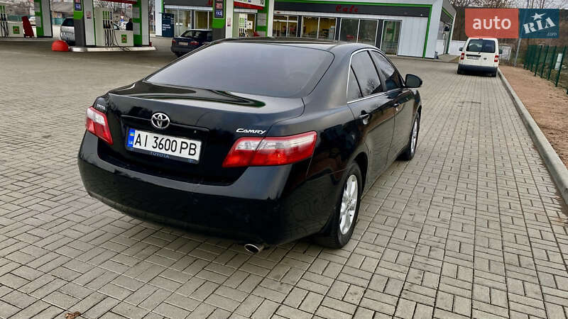 Седан Toyota Camry 2011 в Житомирі