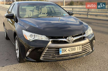 Седан Toyota Camry 2015 в 