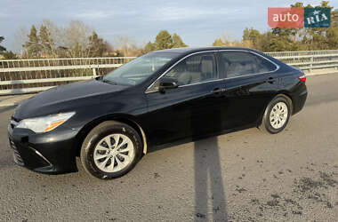 Седан Toyota Camry 2015 в 
